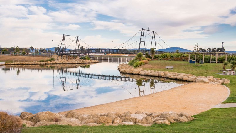 Pegasus-Bridge & 'beach'.jpg