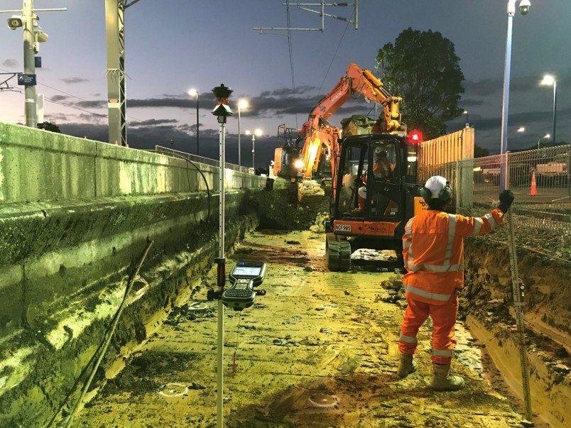 Kiwi rail - Night works digger excavating