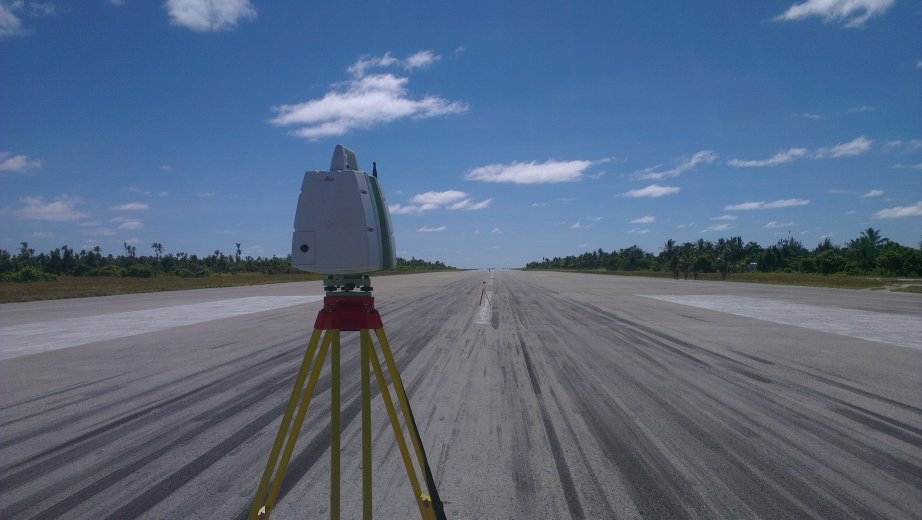 3D laser scanning equipment on runway