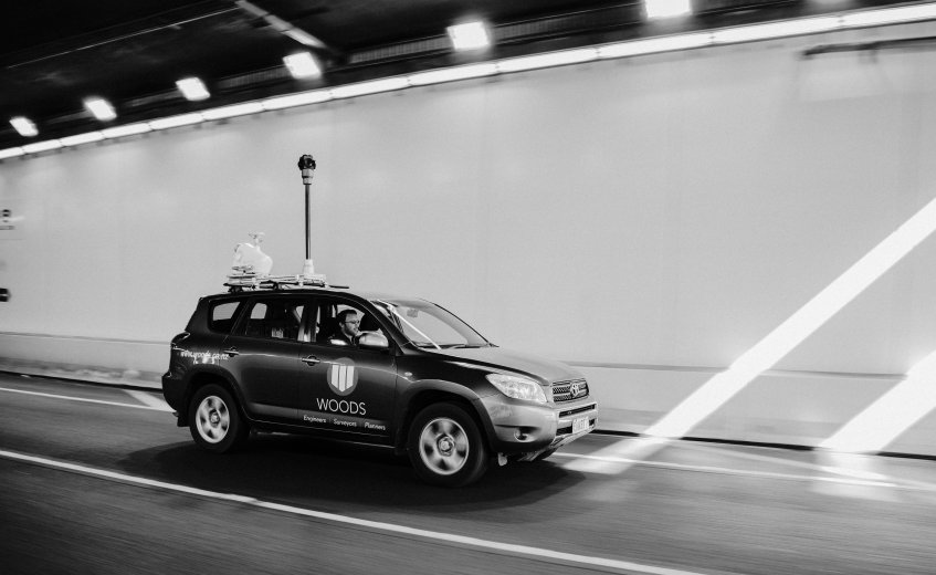 Mobile laser scanning vehicle in motorway tunnel entrace